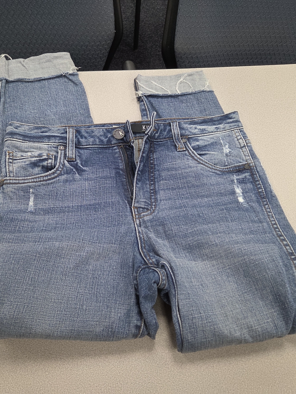 Kut from the Kloth Blue Cropped Ankle Jeans